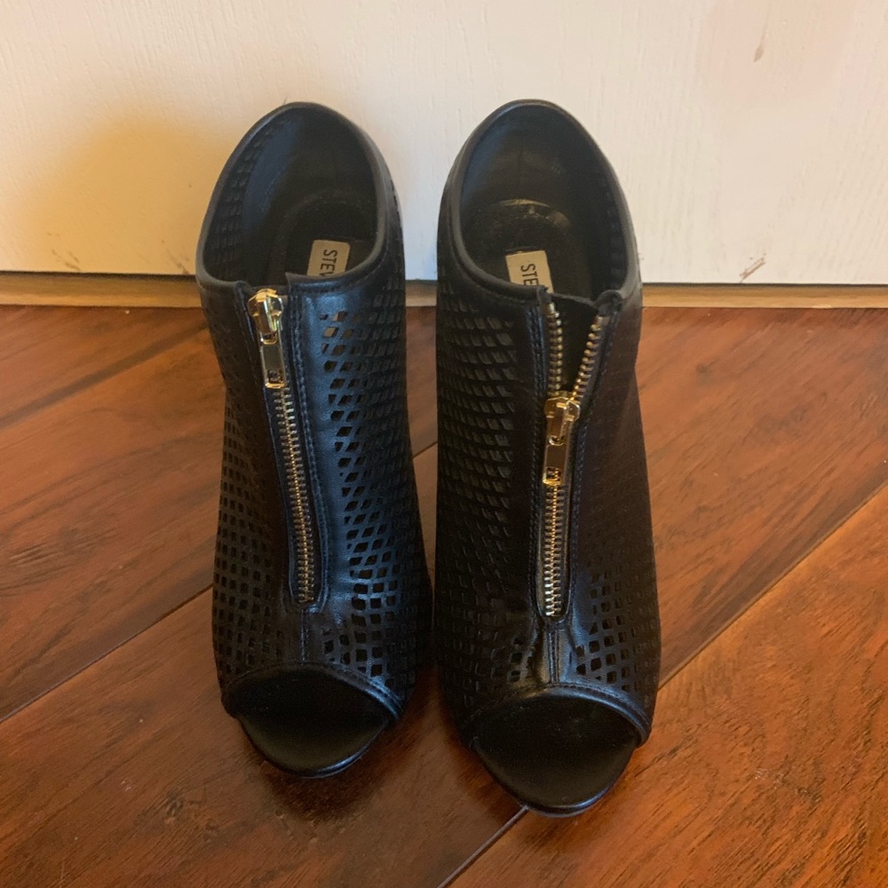 Steve Madden Black open toe booties